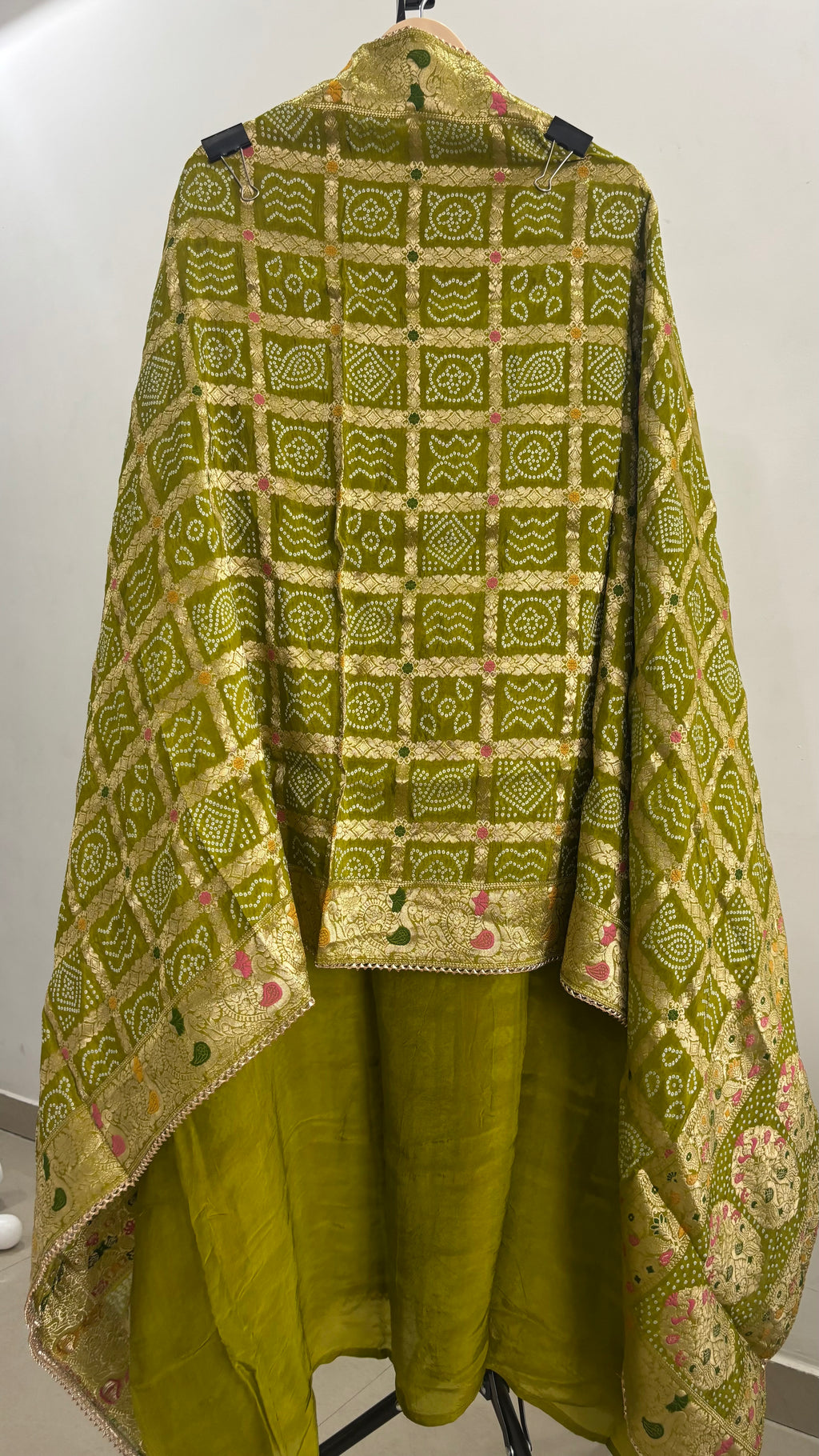 Garchola Suit