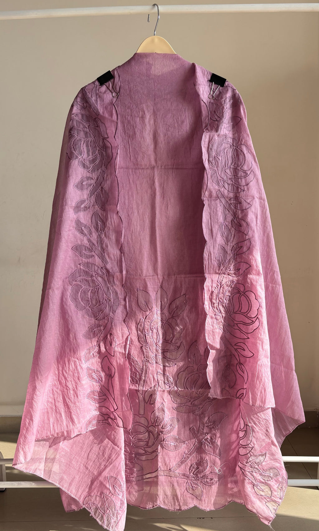 Gulabi Dori